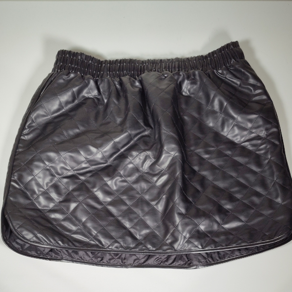 NWT Arula black quilted faux leather‎ mini skirt 1X